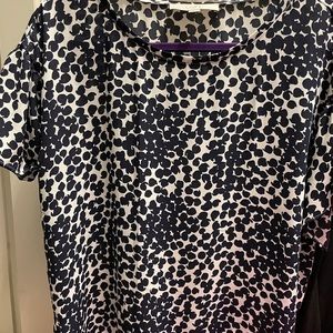 Cute short sleeve blouse.